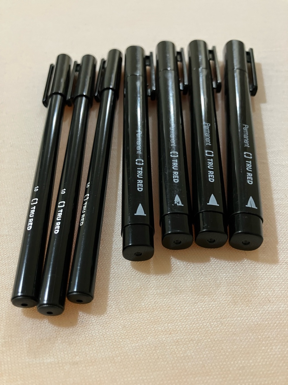 TRU RED Black Permanent Markers & Pens 7 Piece Office Writing Set